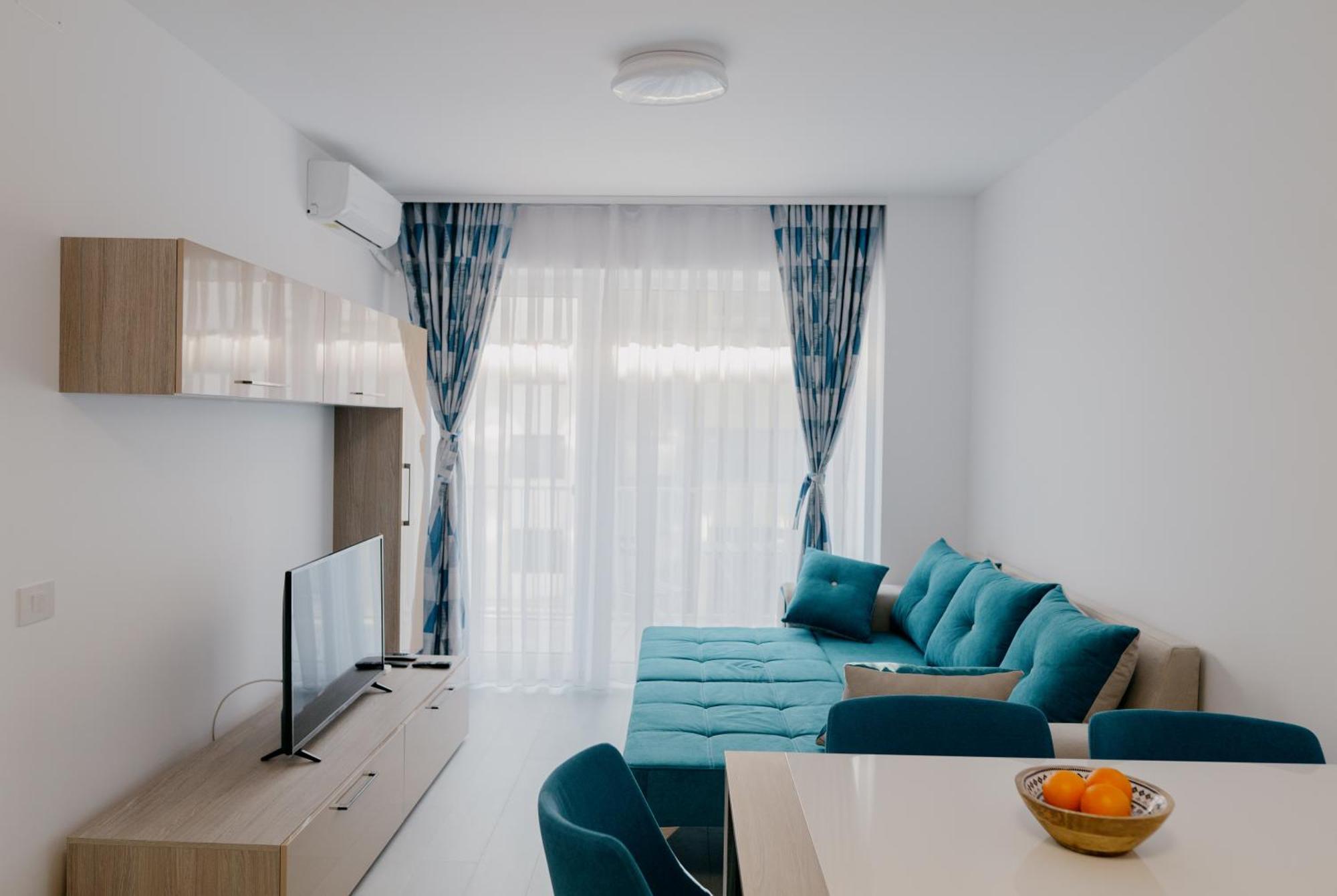 Royal Blue Property オラデア エクステリア 写真